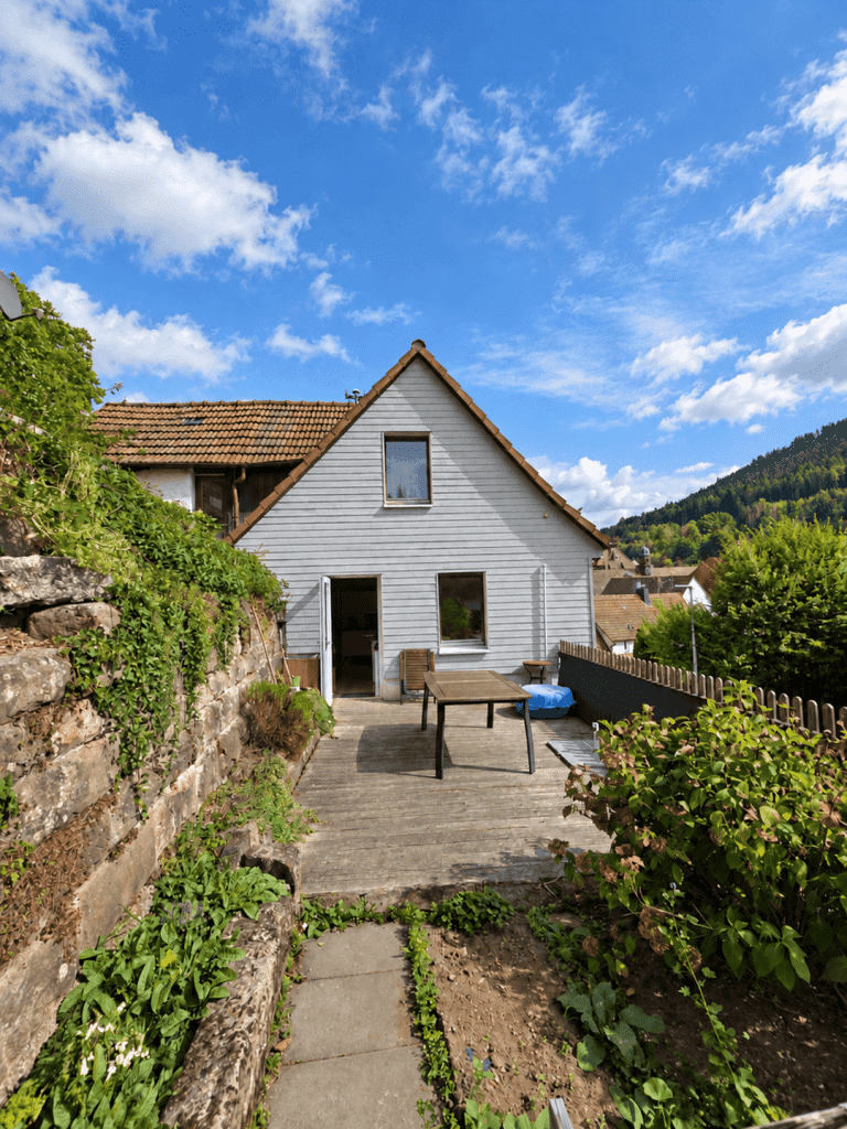 Alpirsbach: 215 m² Wohnfläche, 1.649 m² Grundstück – Eigenheim für 160.000 €
